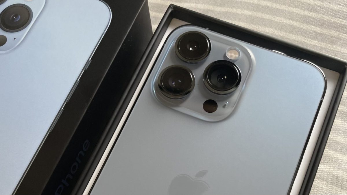 iPhone 13 Pro シエラブルー背面