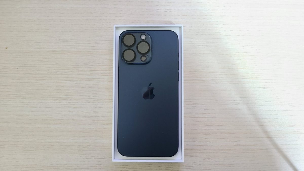 iPhone 15 Pro Maxの背面